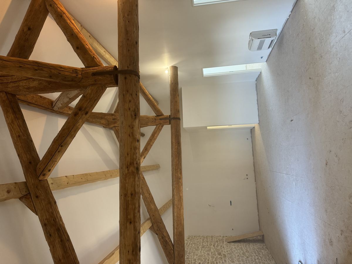 Rénovation complète avec charpente apparente
